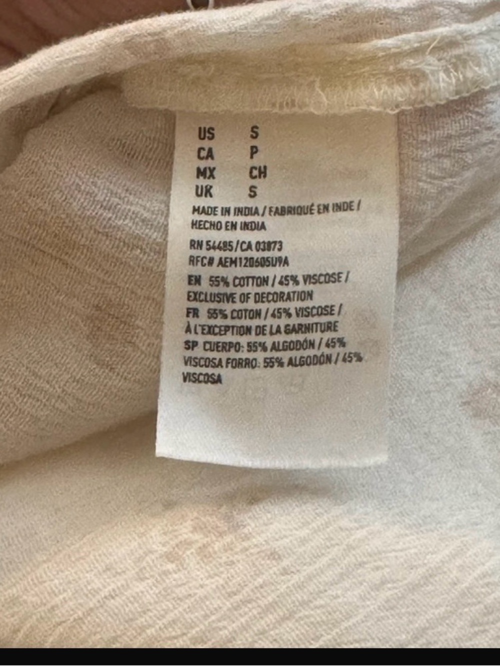 American‎ Eagle Outfitters White TOP with Beige Floral Embroidery - Picture 5 of 5